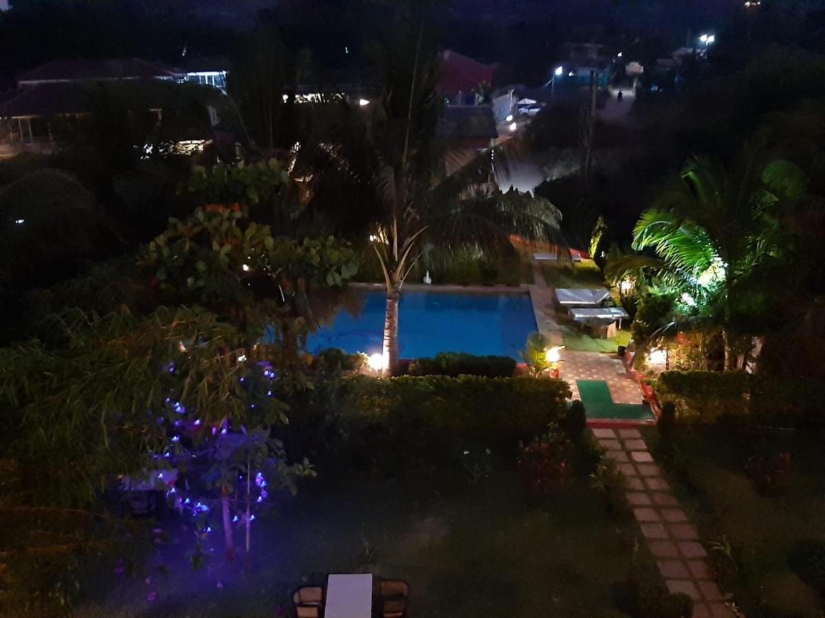 La Papa Resort Morjim Ngoại thất bức ảnh