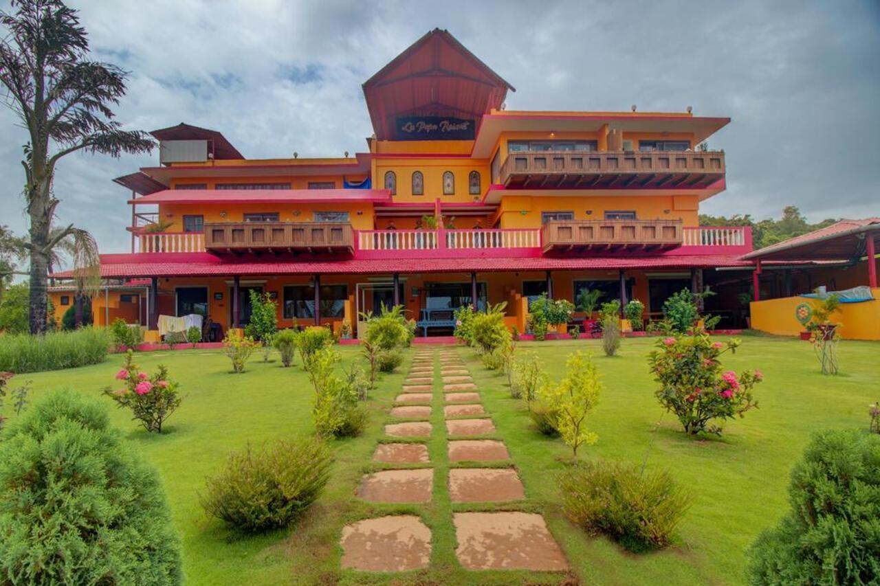 La Papa Resort Morjim Ngoại thất bức ảnh